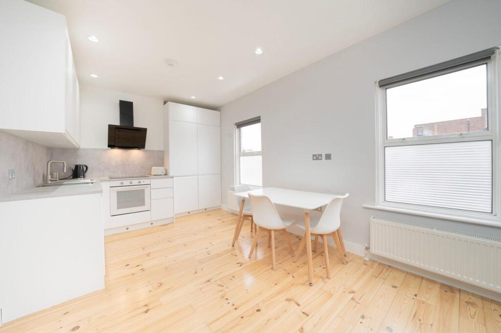 Apartment in London - View 5