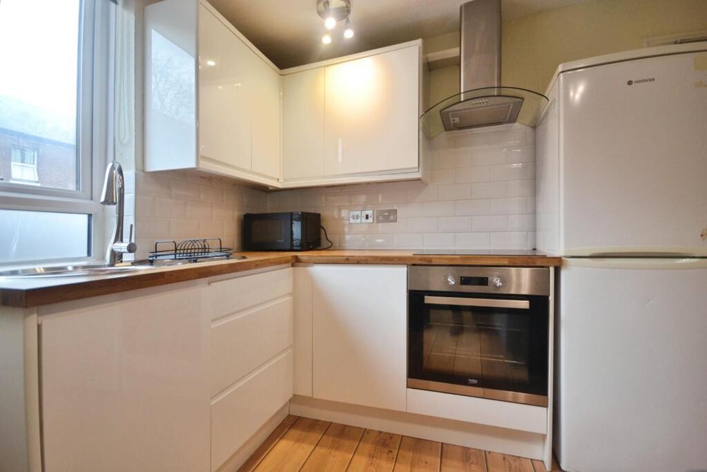 Main image of property: Southampton Street, Reading