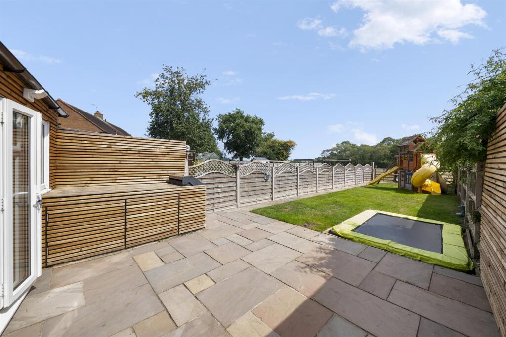 Ash Grove, Harefield photo 4