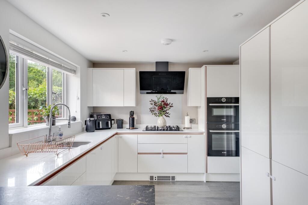 10, Parrys Close, Bayston Hill, SY3 photo 3