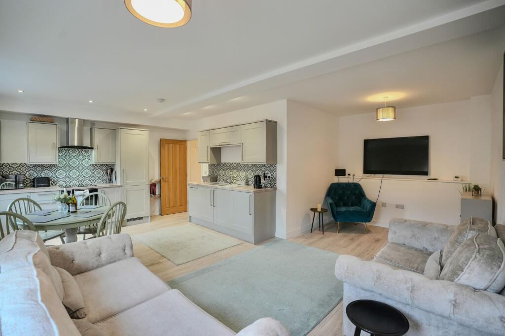 2-bed apartment on Bond Street, Immanuel House, NR27, £250,000