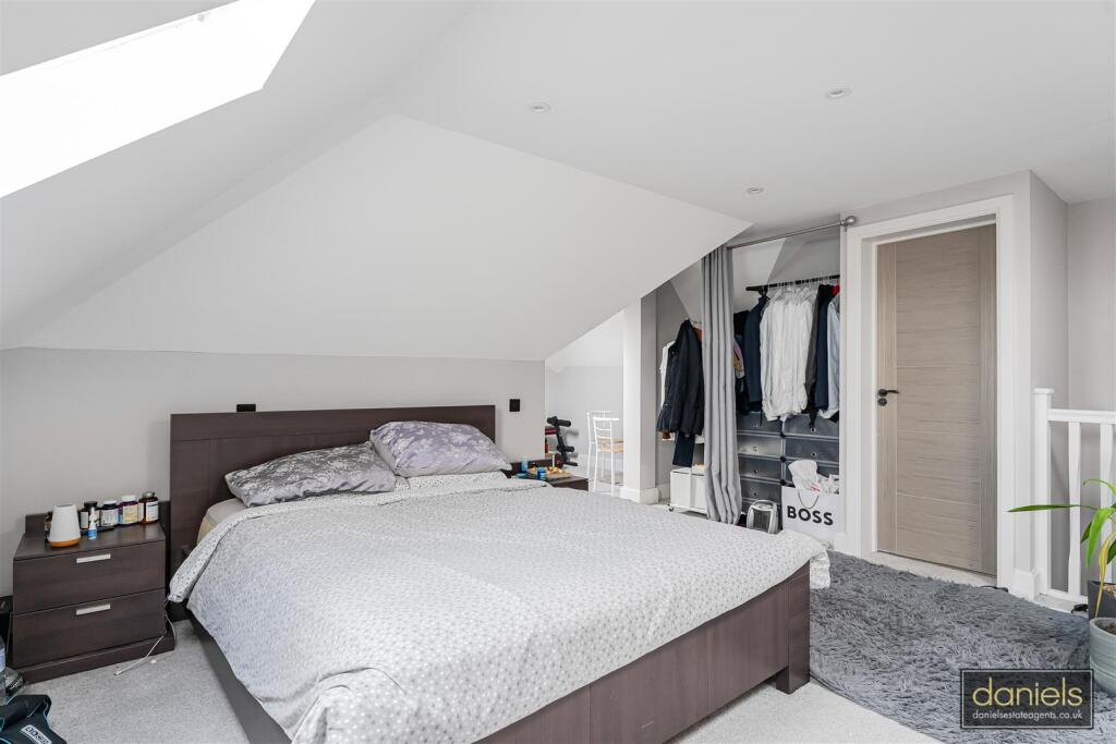 Elms Lane, North Wembley photo 4
