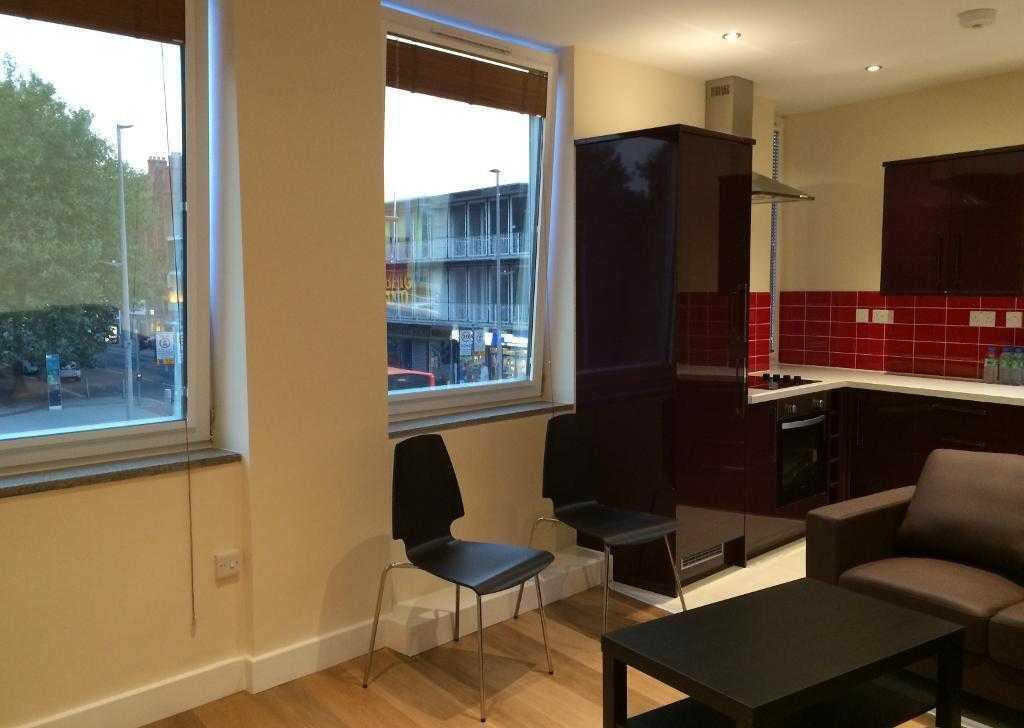 Main image of property: New Oxford House, 116-118 Above Bar Street, Southampton