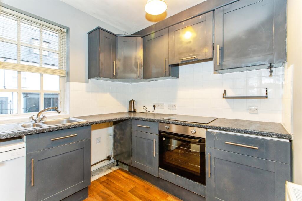 House in Kettering, Thrapston - More