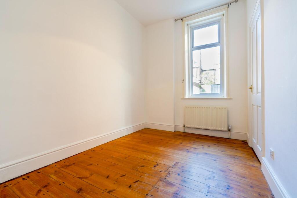 Apartment in North Tyneside, North East - View 5