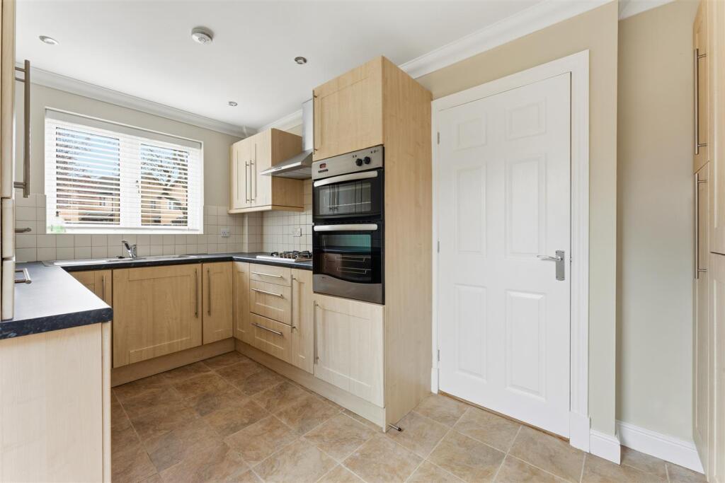 House in Kettering, North Northamptonshire - View 3