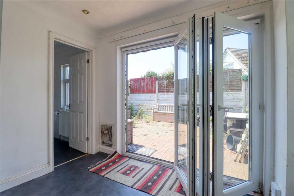 The Close, Jaywick photo 4