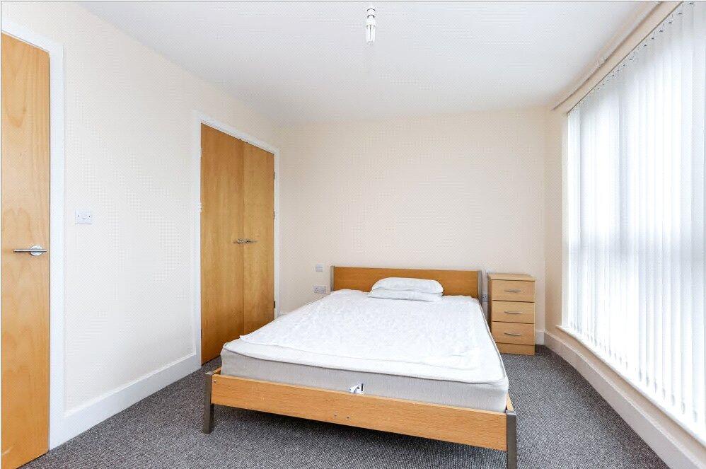 Apartment in Portsmouth - More