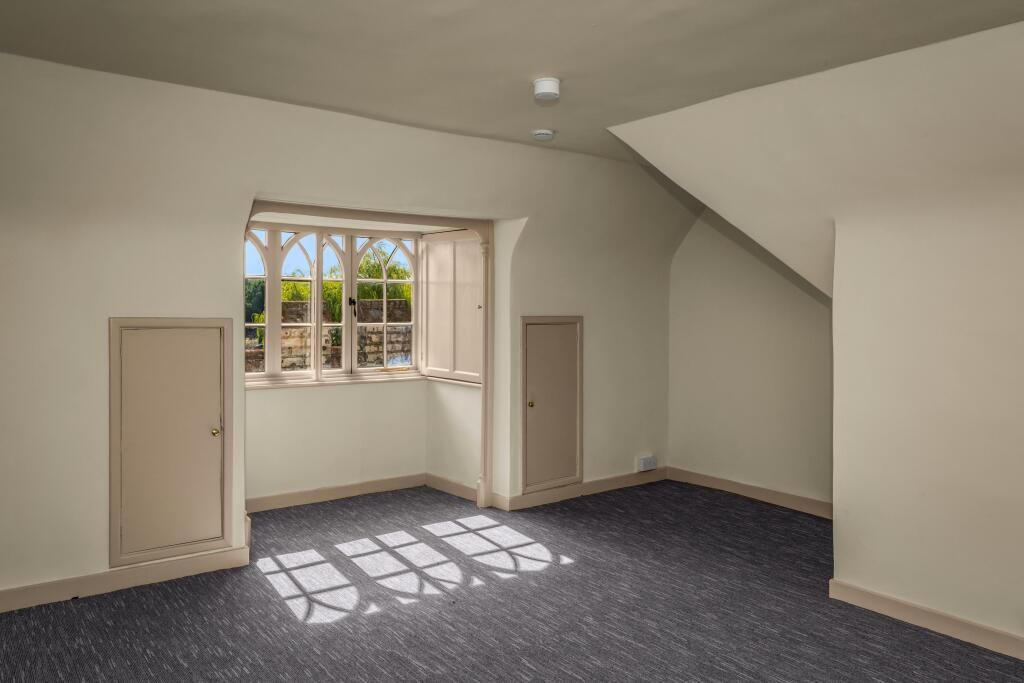 Pelician Suite Room 9