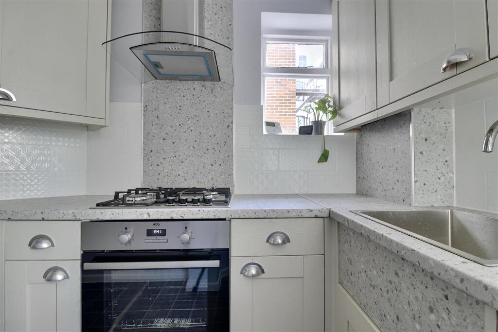 Apartment in Southsea - More