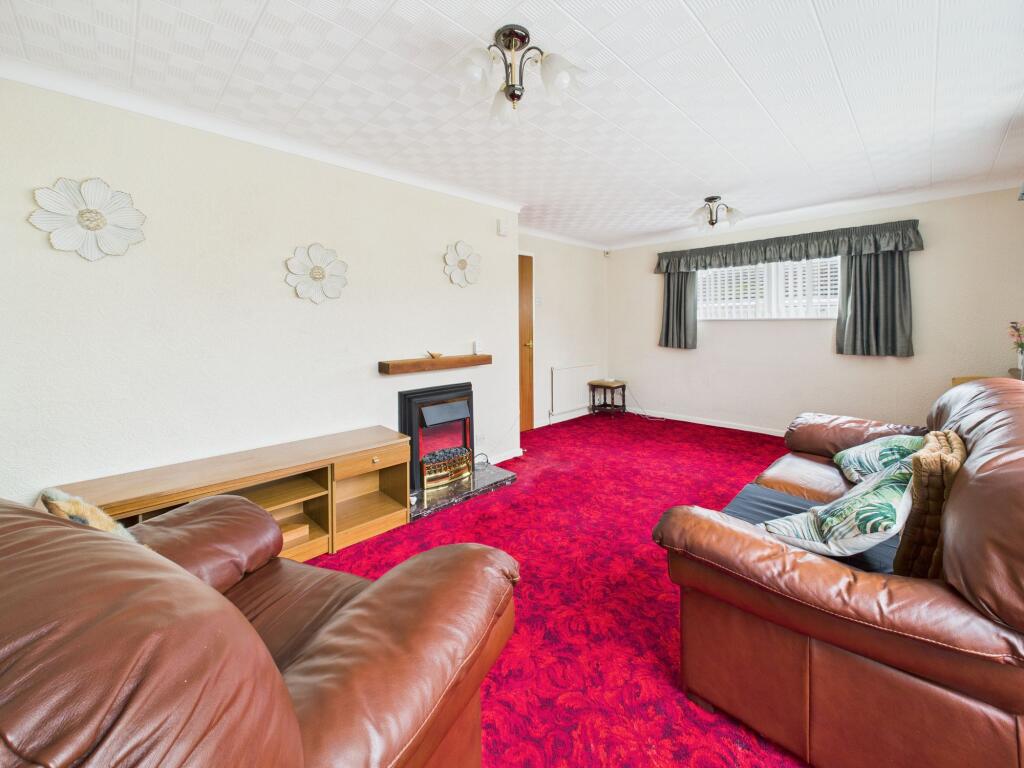 Greenbank Drive, Sutton in Ashfield, Nottinghamshire photo 4