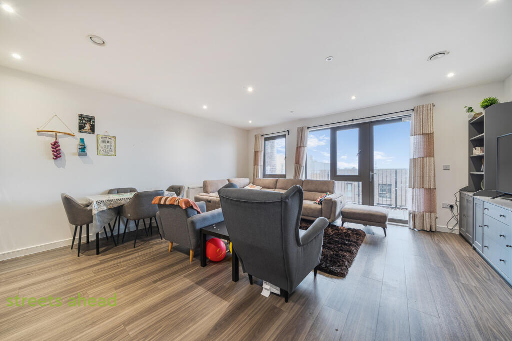 Main image of property: Purley Way, Croydon, CR0