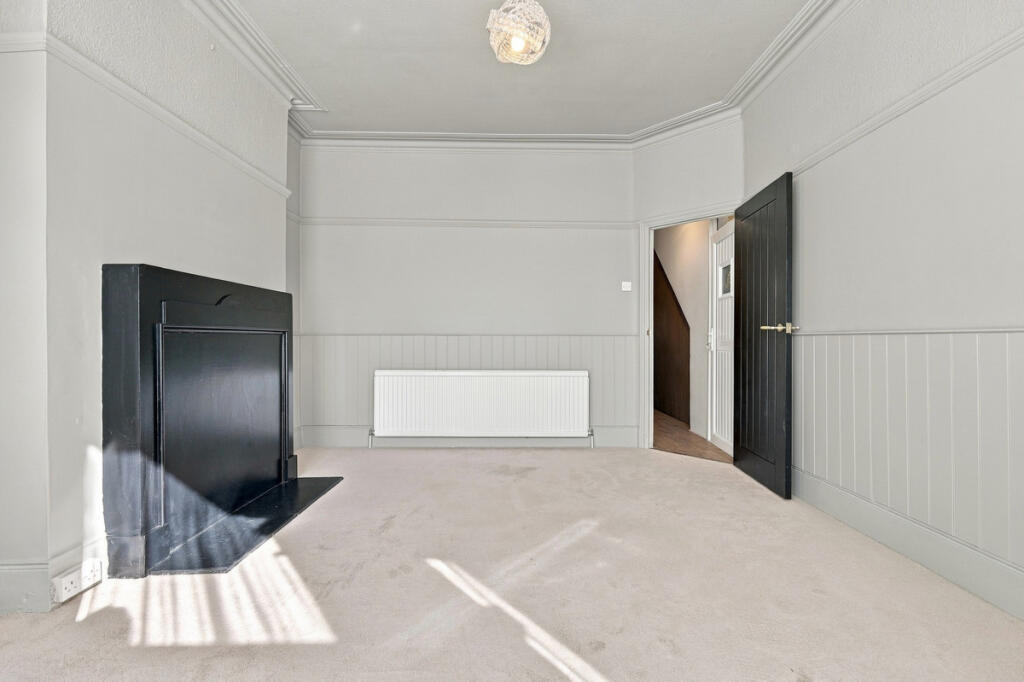 Apartment in Southend-on-Sea - View 4