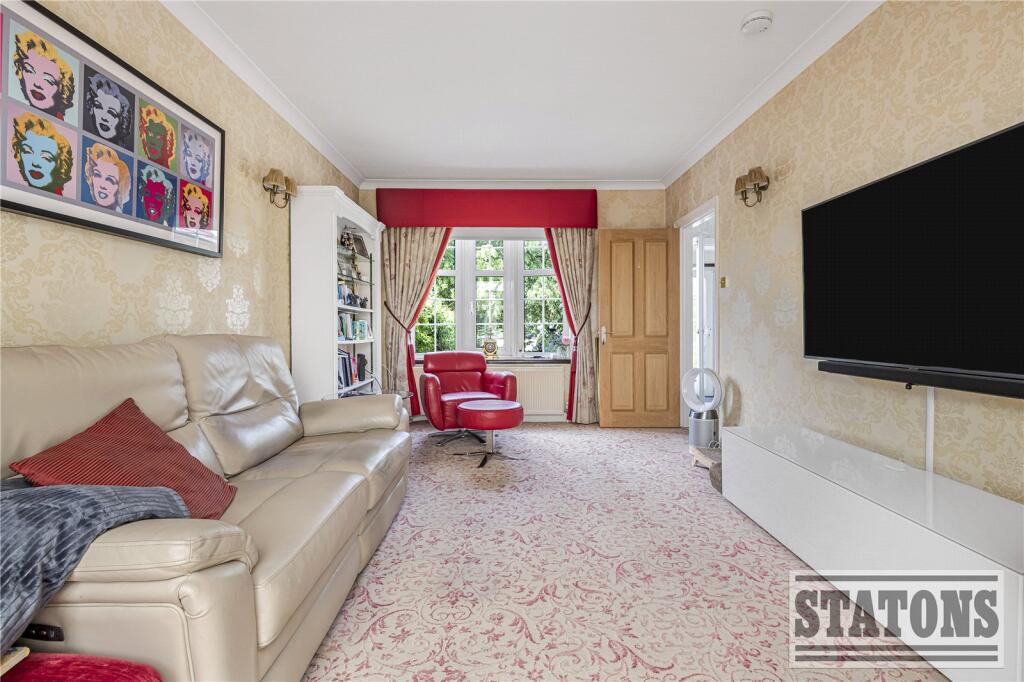 House in Potters Bar - More