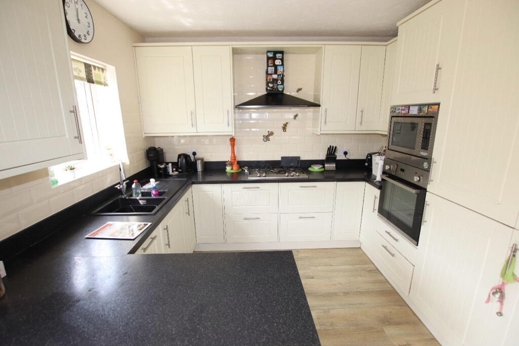 Clarendon Park, Clacton on Sea, CO15 - View 3
