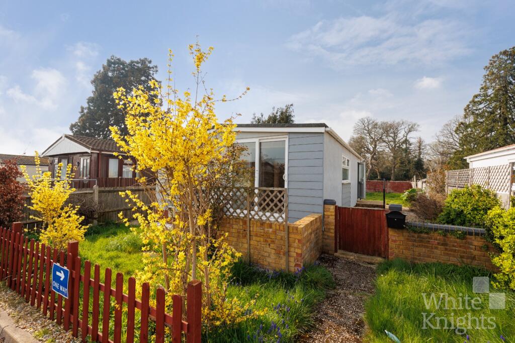 Main image of property: Loddon Court Farm, Beech Hill Road, Spencers Wood, Reading, Berkshire, RG7 1HU