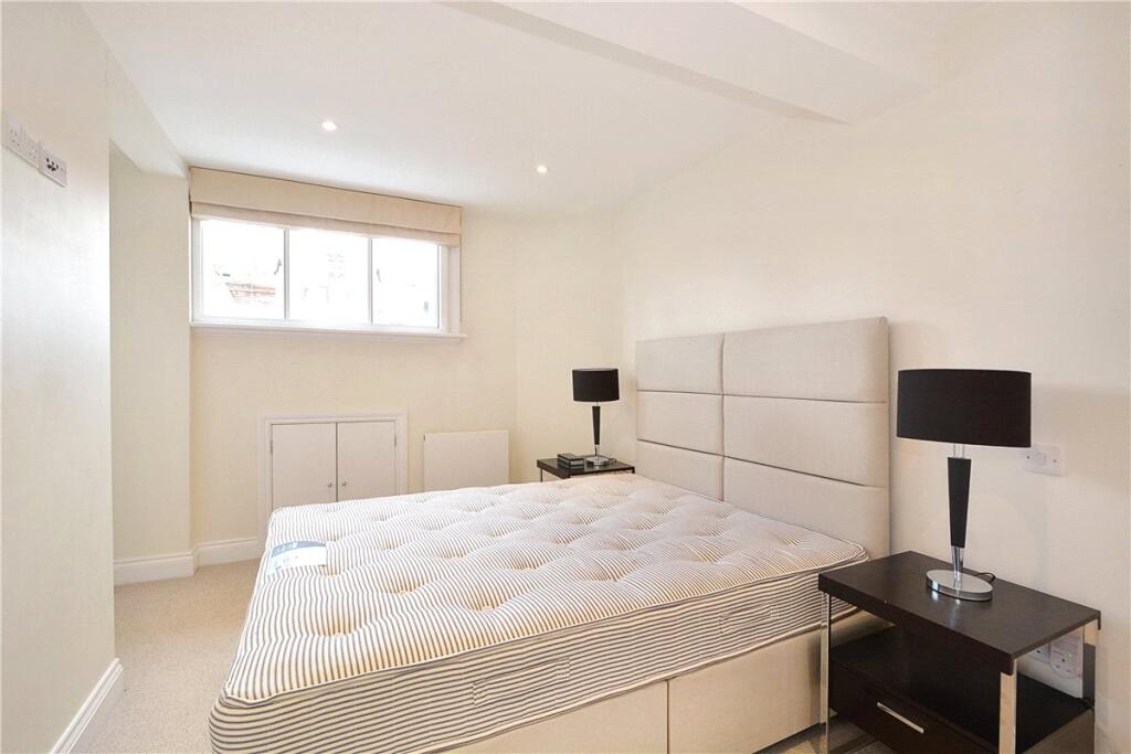 Apartment in London - More