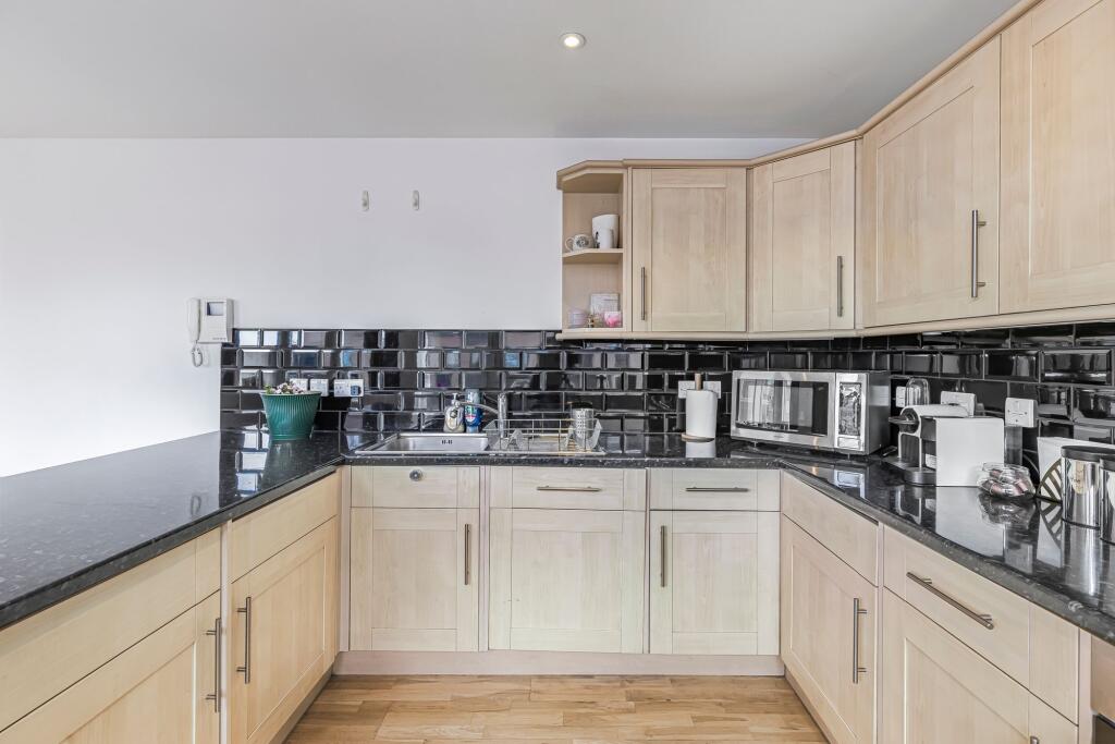 Apartment in London - View 5