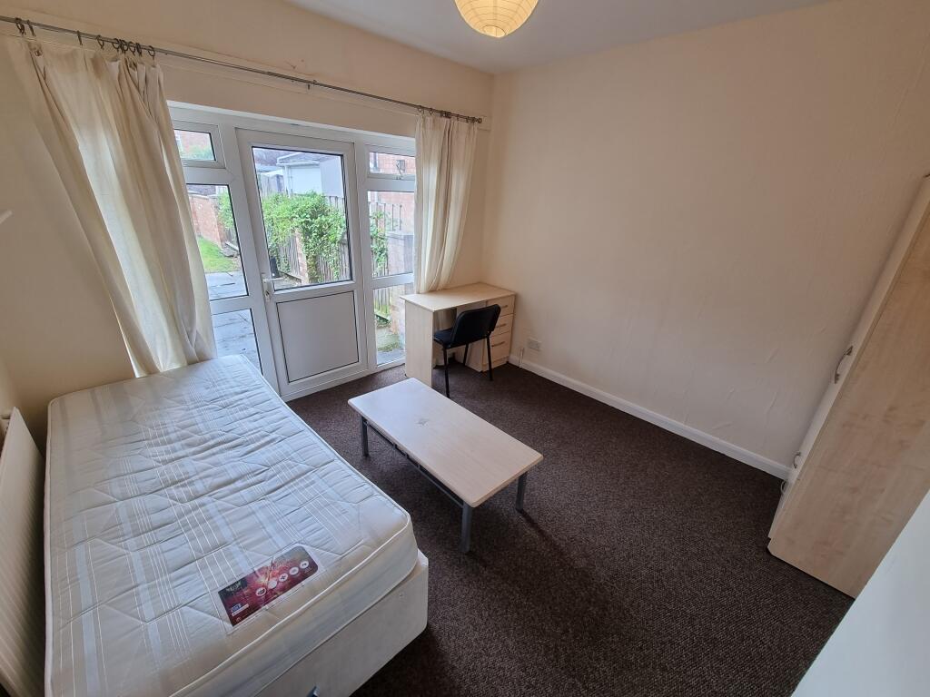 House in Warwick, Royal Leamington Spa - View 5