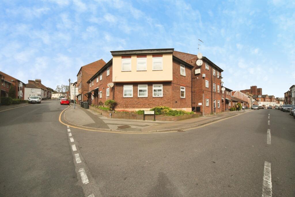 Main image of property: Wellington Street, Luton