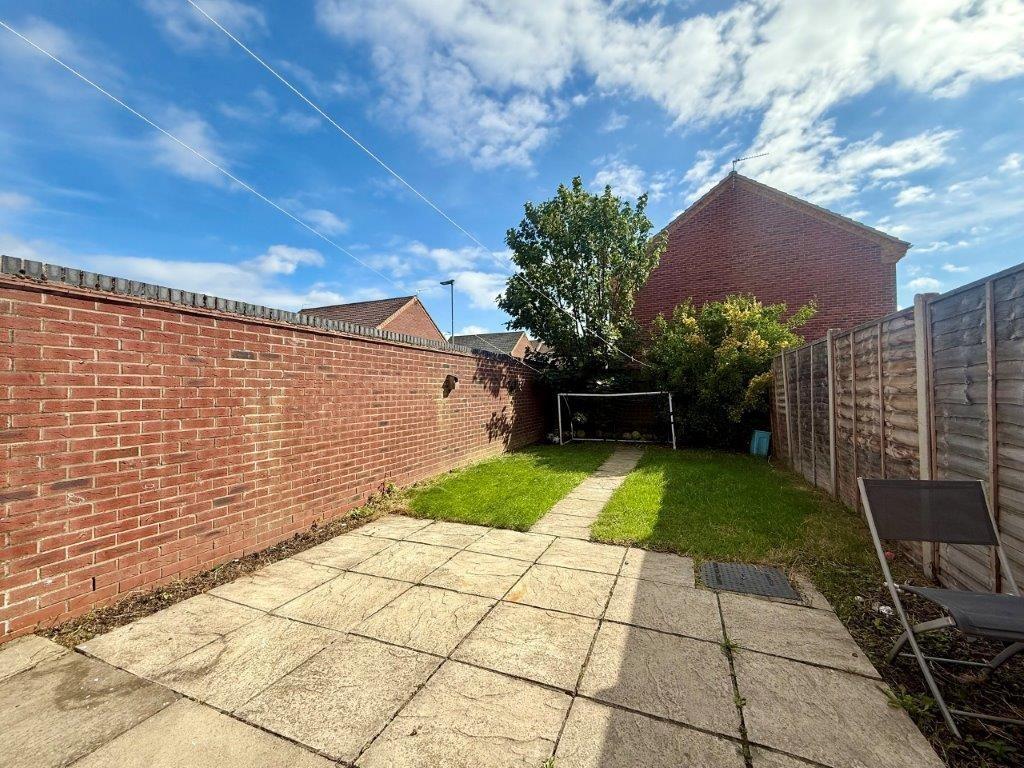 64 Boundary Road, Great Yarmouth, Norfolk NR31 0JY photo 2