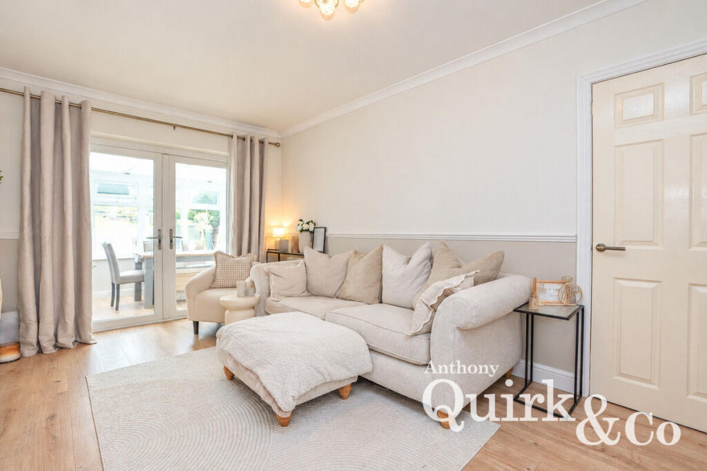Bradley Close, Benfleet, SS7 photo 4