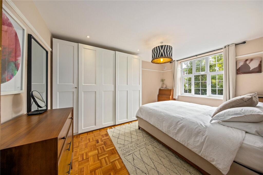 Apartment in Twickenham - More