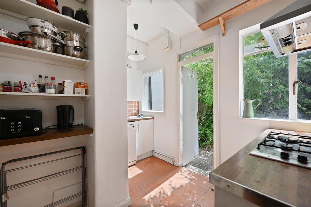 Apartment in London, Shepherd's Bush - View 5
