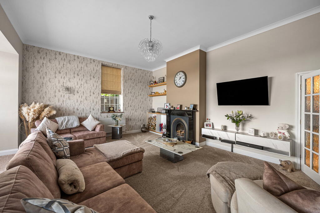 House in South Kesteven, Stoke Rochford - More