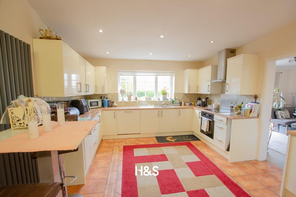 House in Solihull, West Midlands - View 4