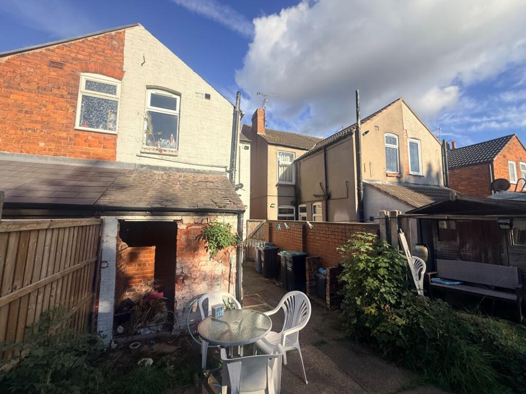 House in Mansfield, Nottinghamshire - More