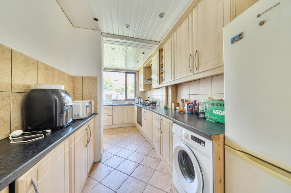 Buck Lane, Kingsbury, NW9 - More