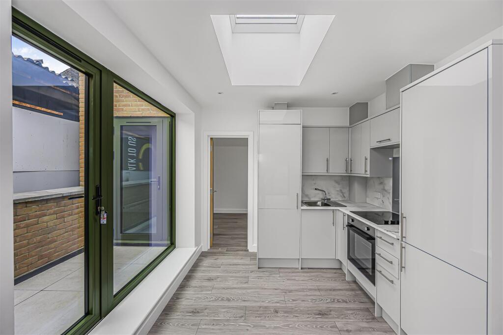 Main image of property: High Street, Walthamstow, E17