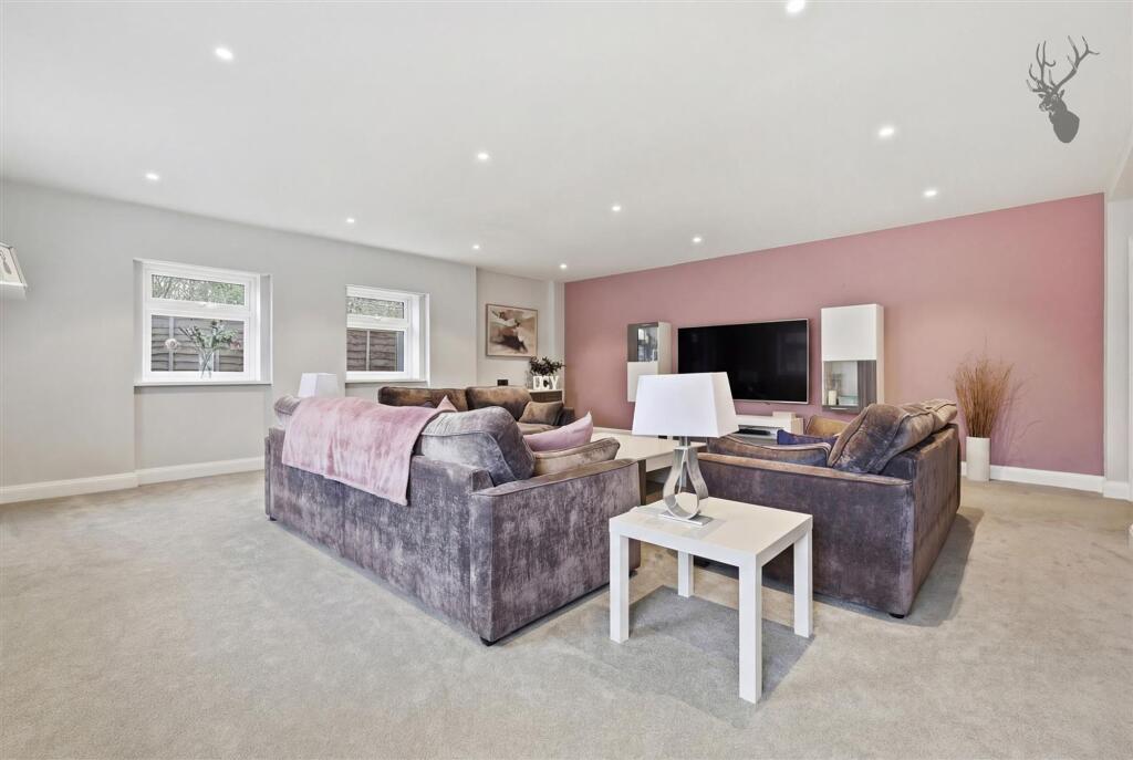 Roding Lane, Buckhurst Hill, IG9 photo 3