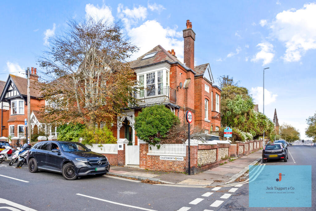 1-bed flat on Chatsworth Road, Brighton, £275,000