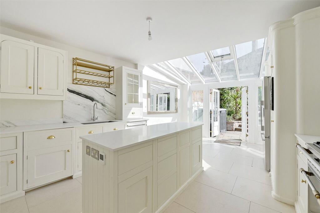 Main image of property: Park Street, Windsor, Berkshire, SL4