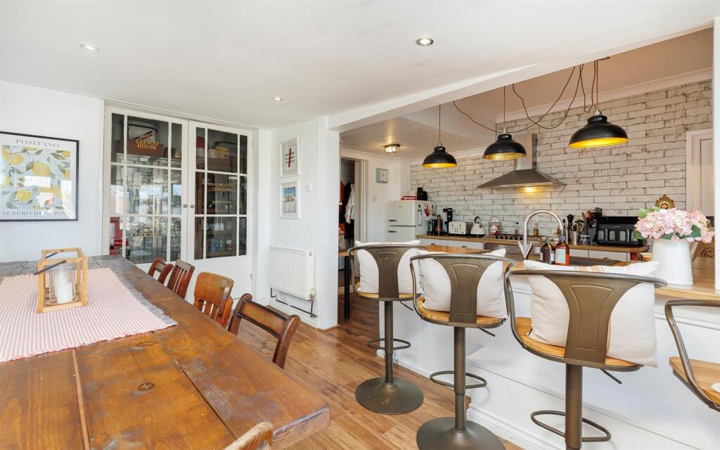 House in Portsmouth - View 4