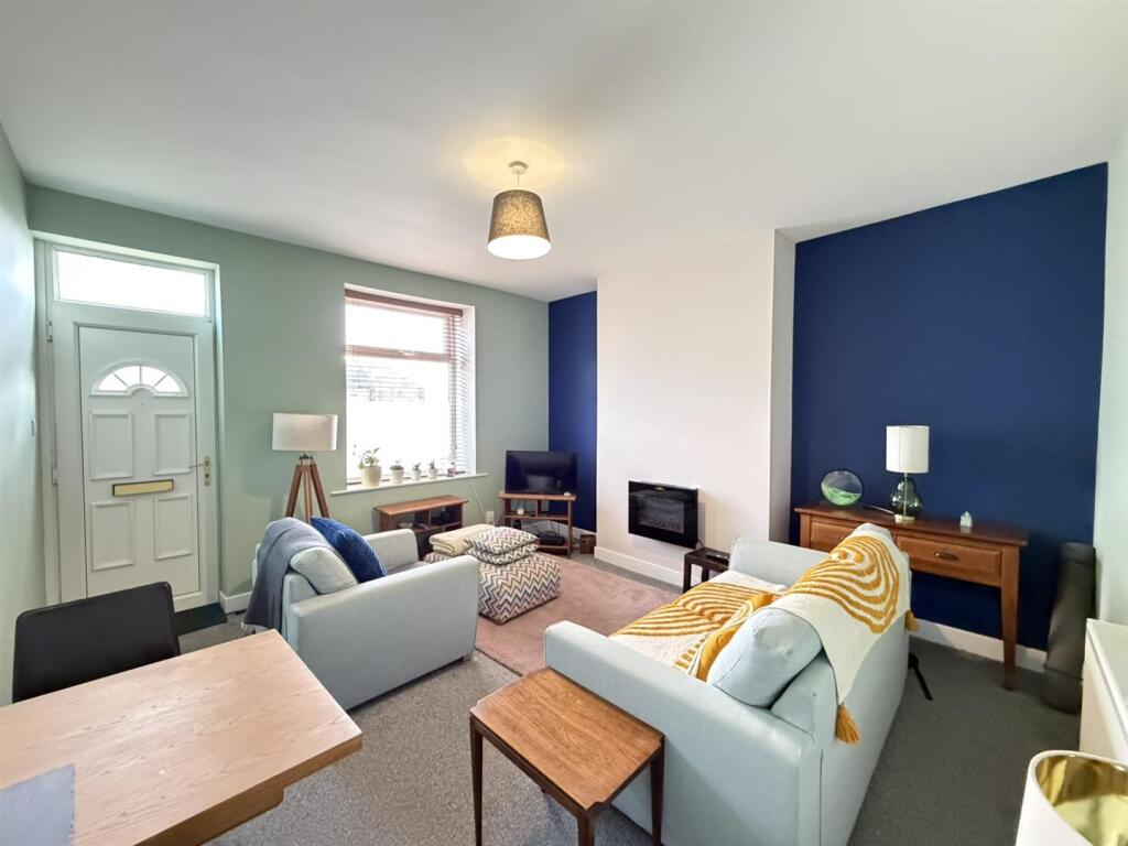 House in Bradford, Keighley - View 2