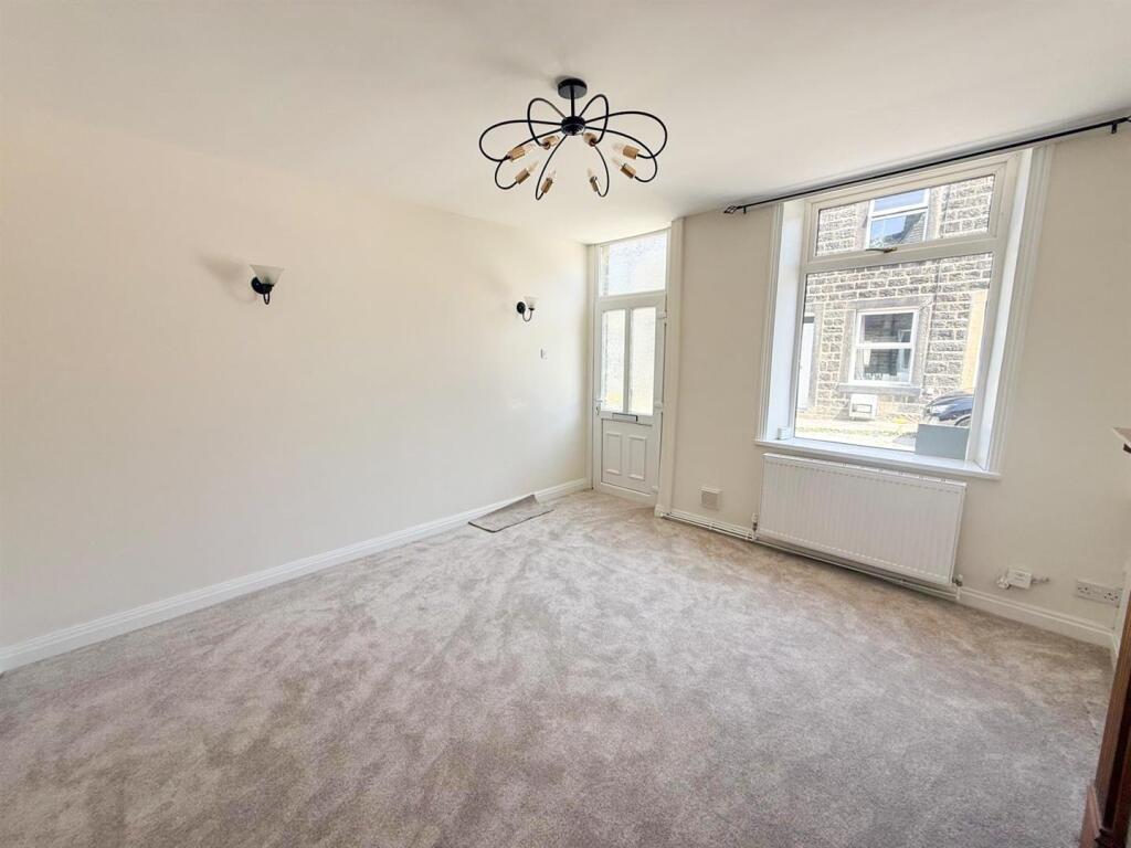 Gibb Street, Cowling - View 4