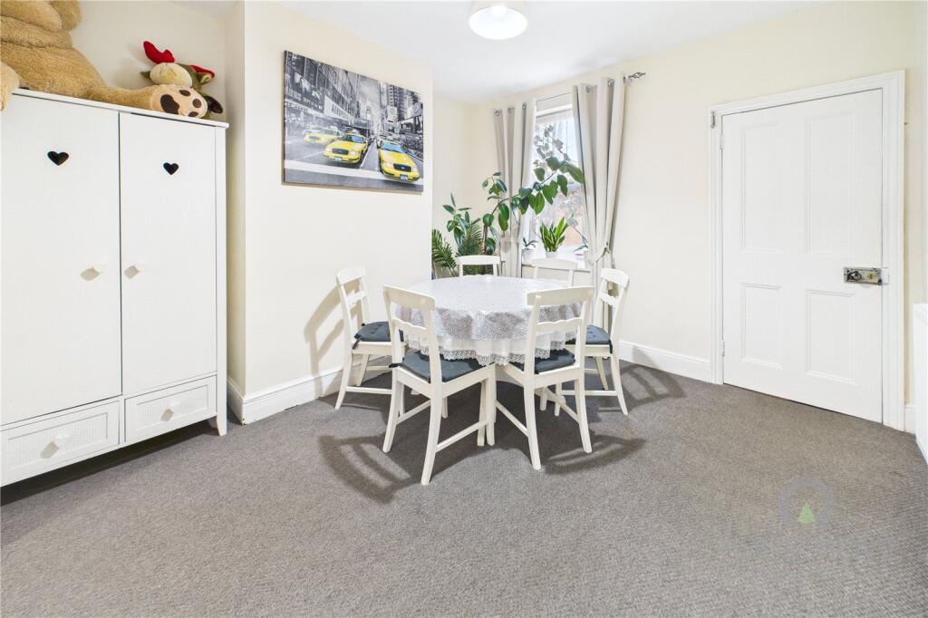 House in Kettering, Avondale - View 4