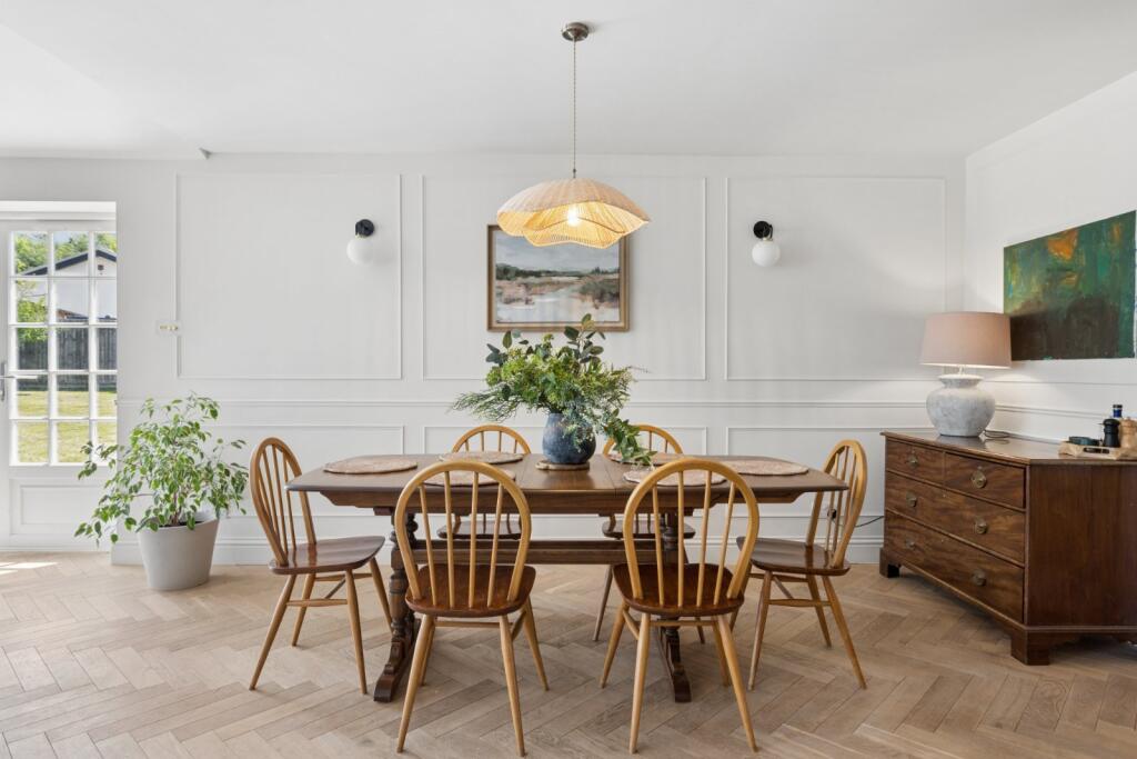 Green Lane, Churt, Farnham, Surrey, GU10 - More