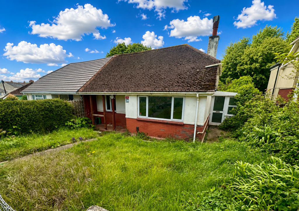 Main image of property: 86 Longstone Road, Paignton, Devon, TQ4 7HN