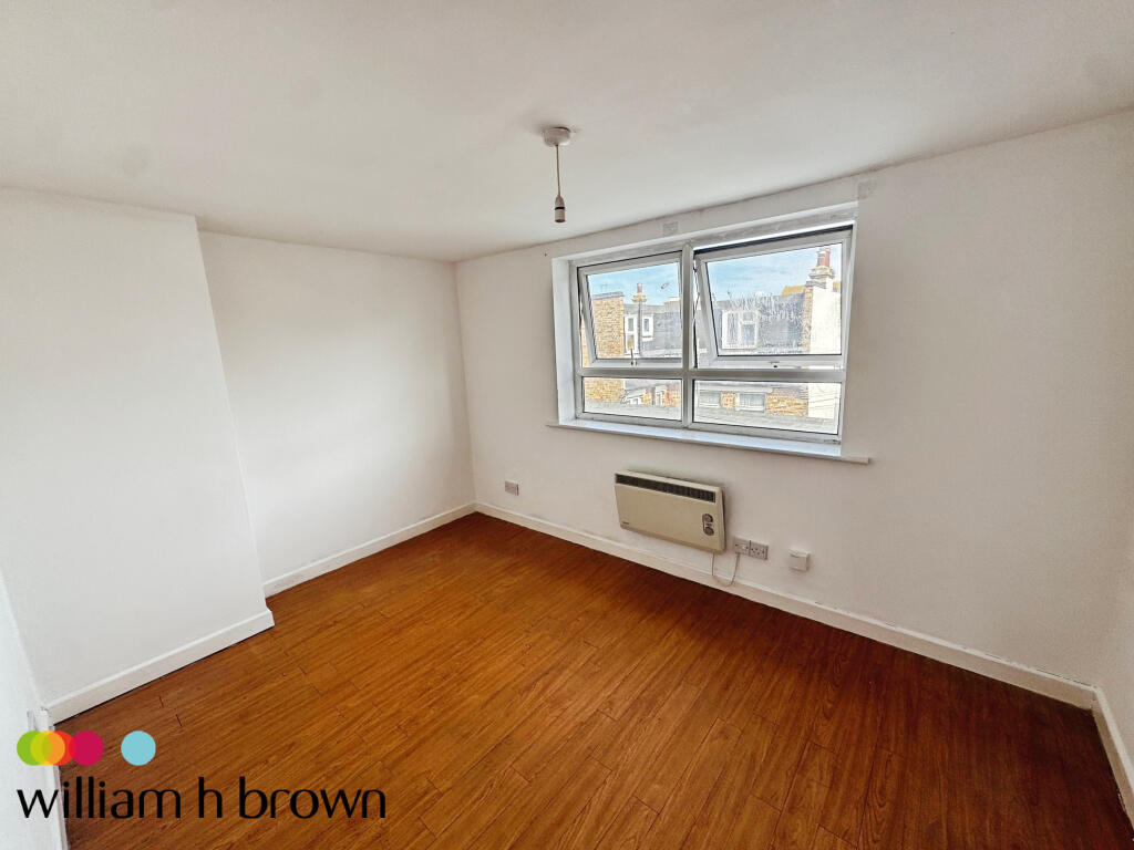 Apartment in Colchester - View 4