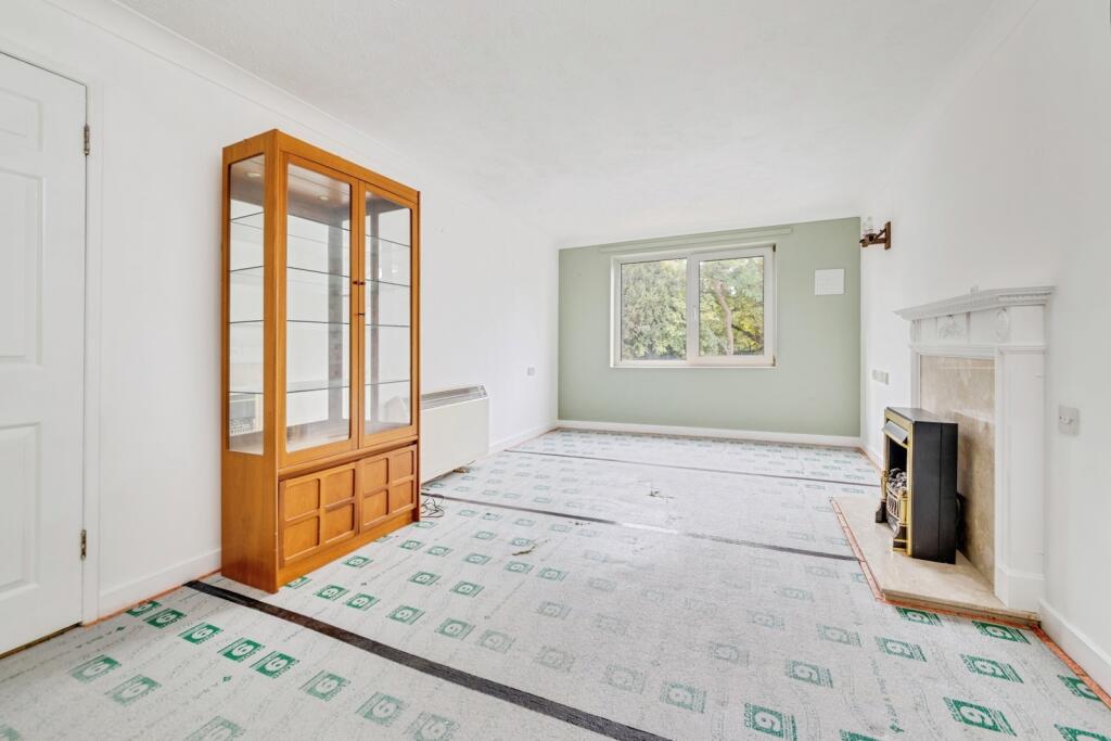Apartment in Redhill - View 4