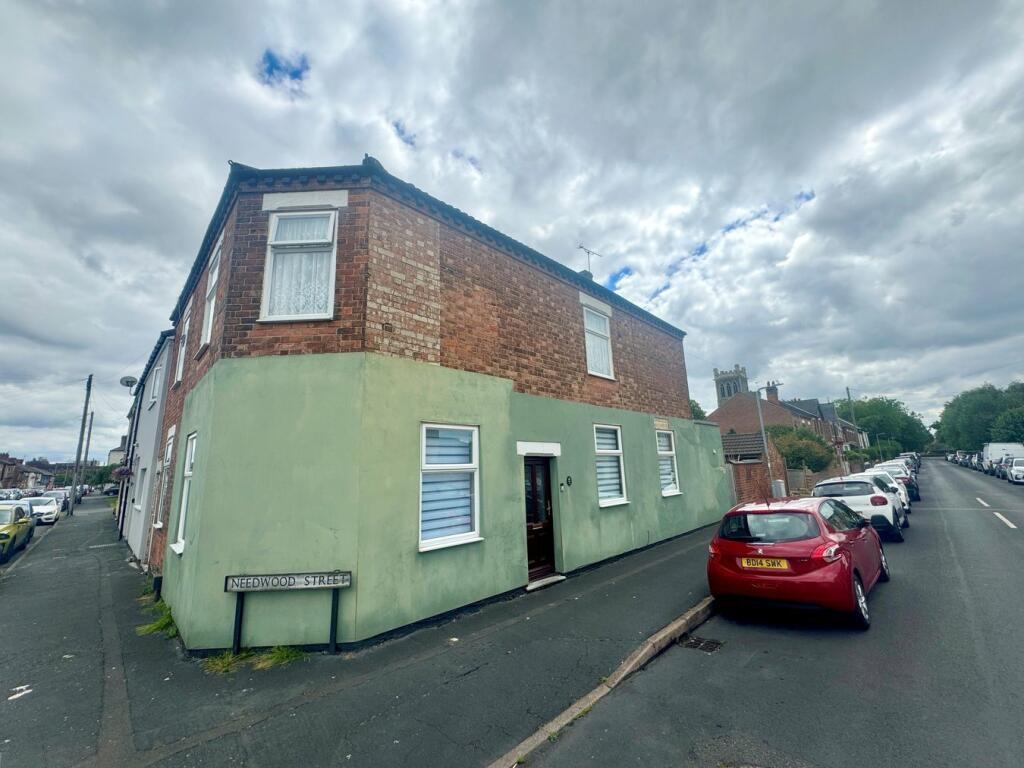 3-bed terraced on Needwood Street, Burton-on-Trent, DE14, £170,000