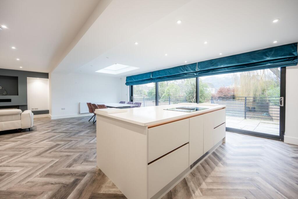 Heyes Lane, Alderley Edge, SK9 photo 4