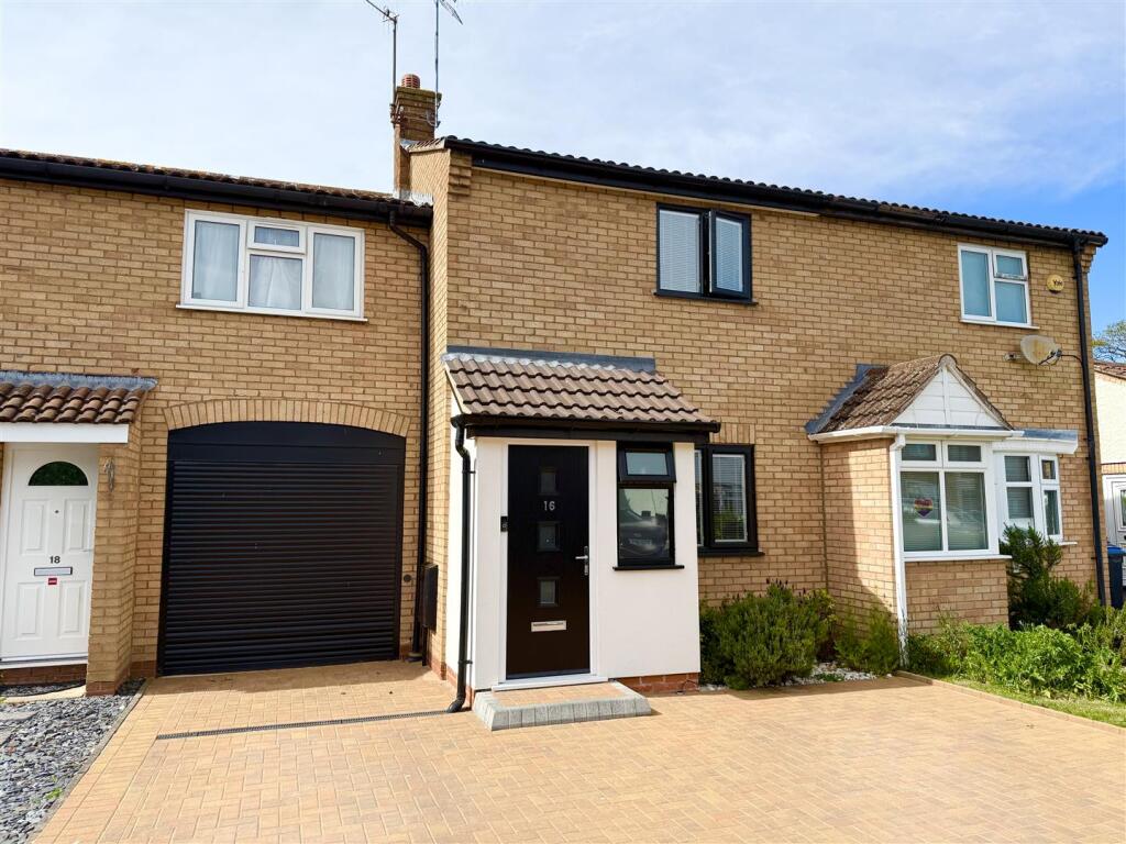 Main image of property: Meadow Sweet Road, Stratford-Upon-Avon