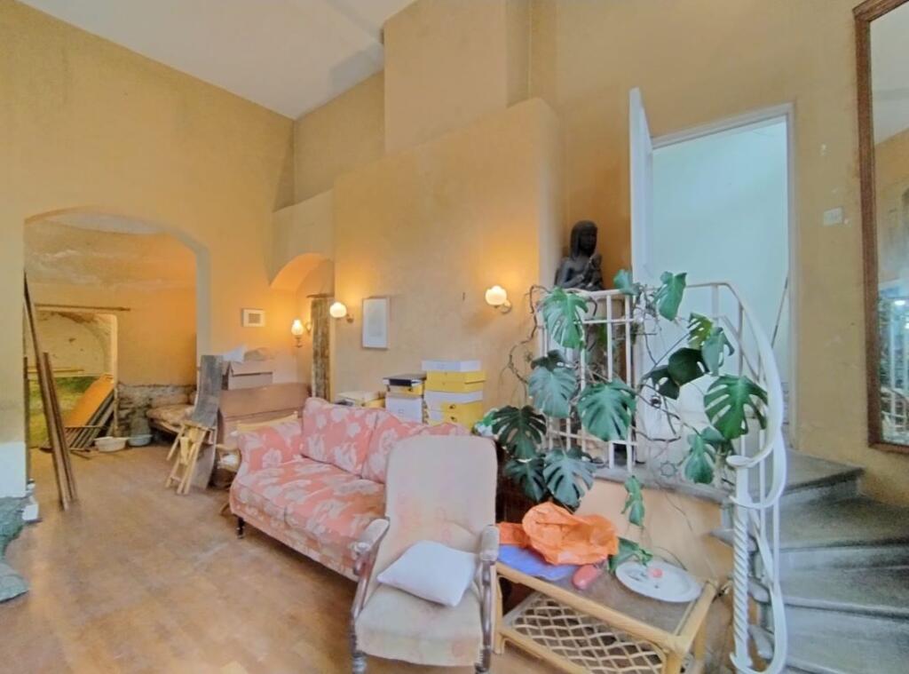 House in London - View 5