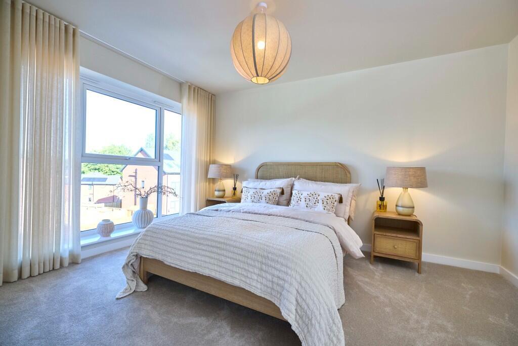 House in Tameside, Greater Manchester - More