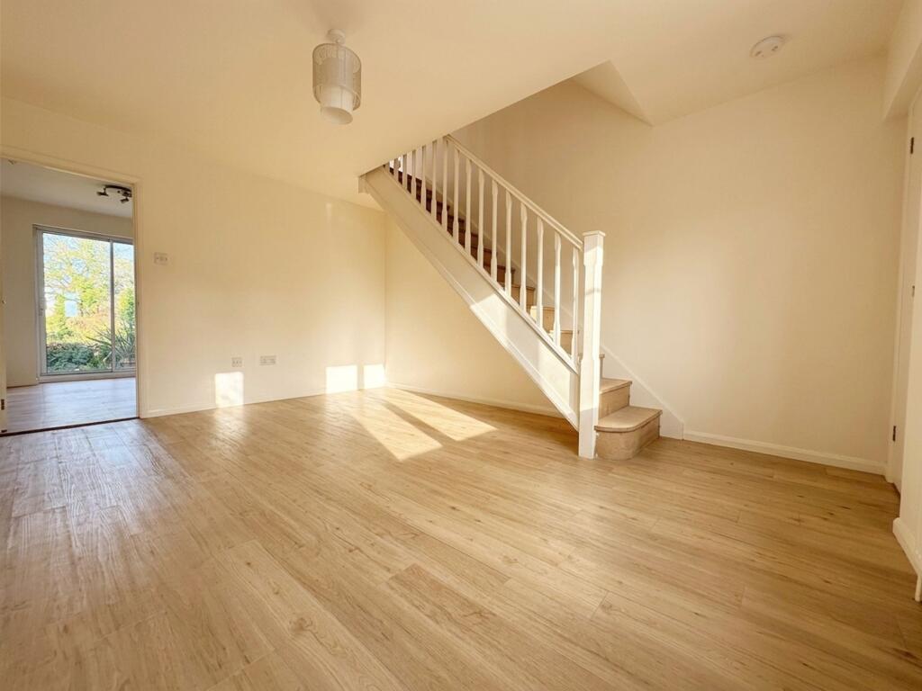 House in Huddersfield - View 2